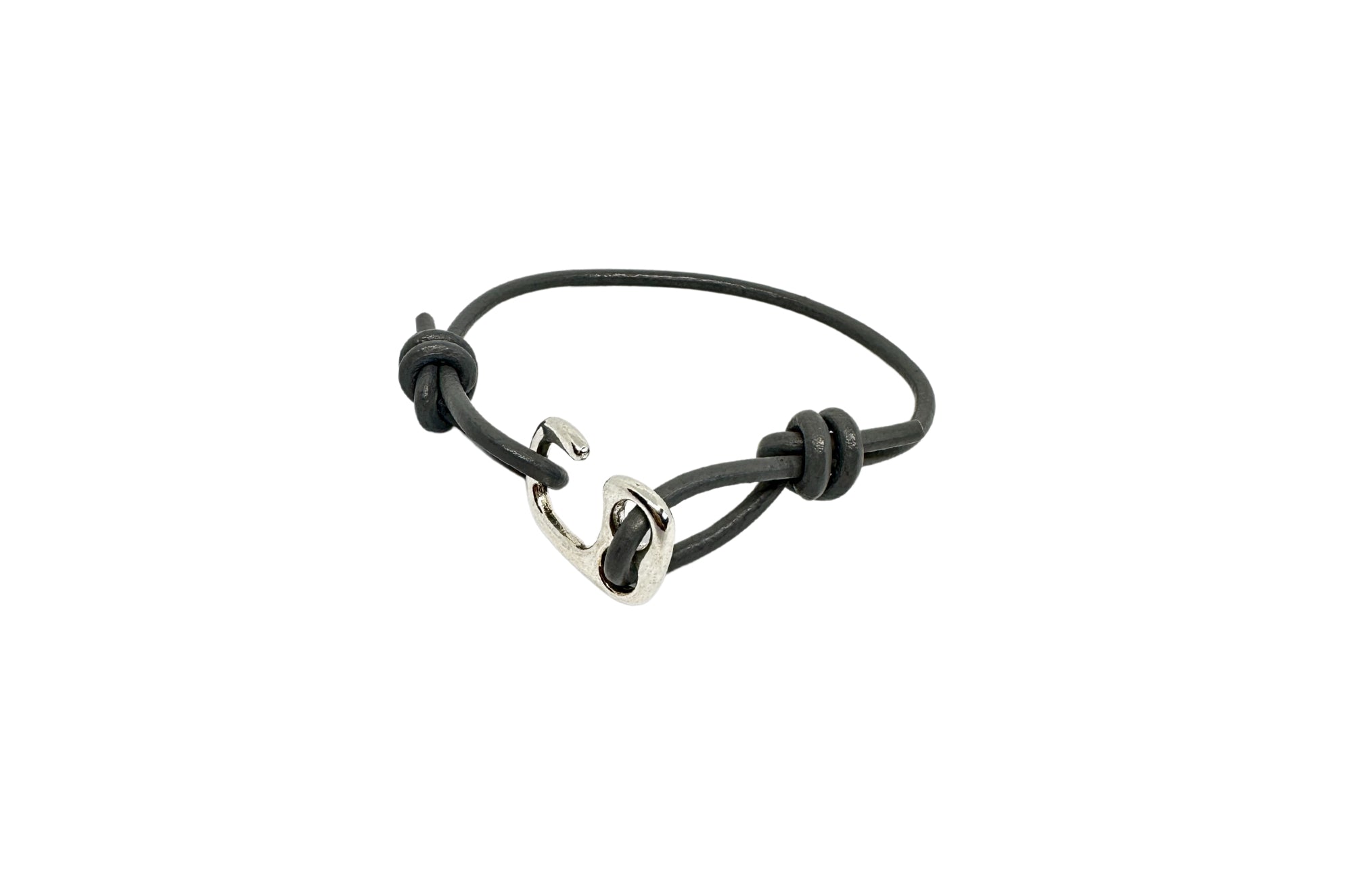 SILVER HOOK HAND-TIED KNOT LEATHER BRACELET