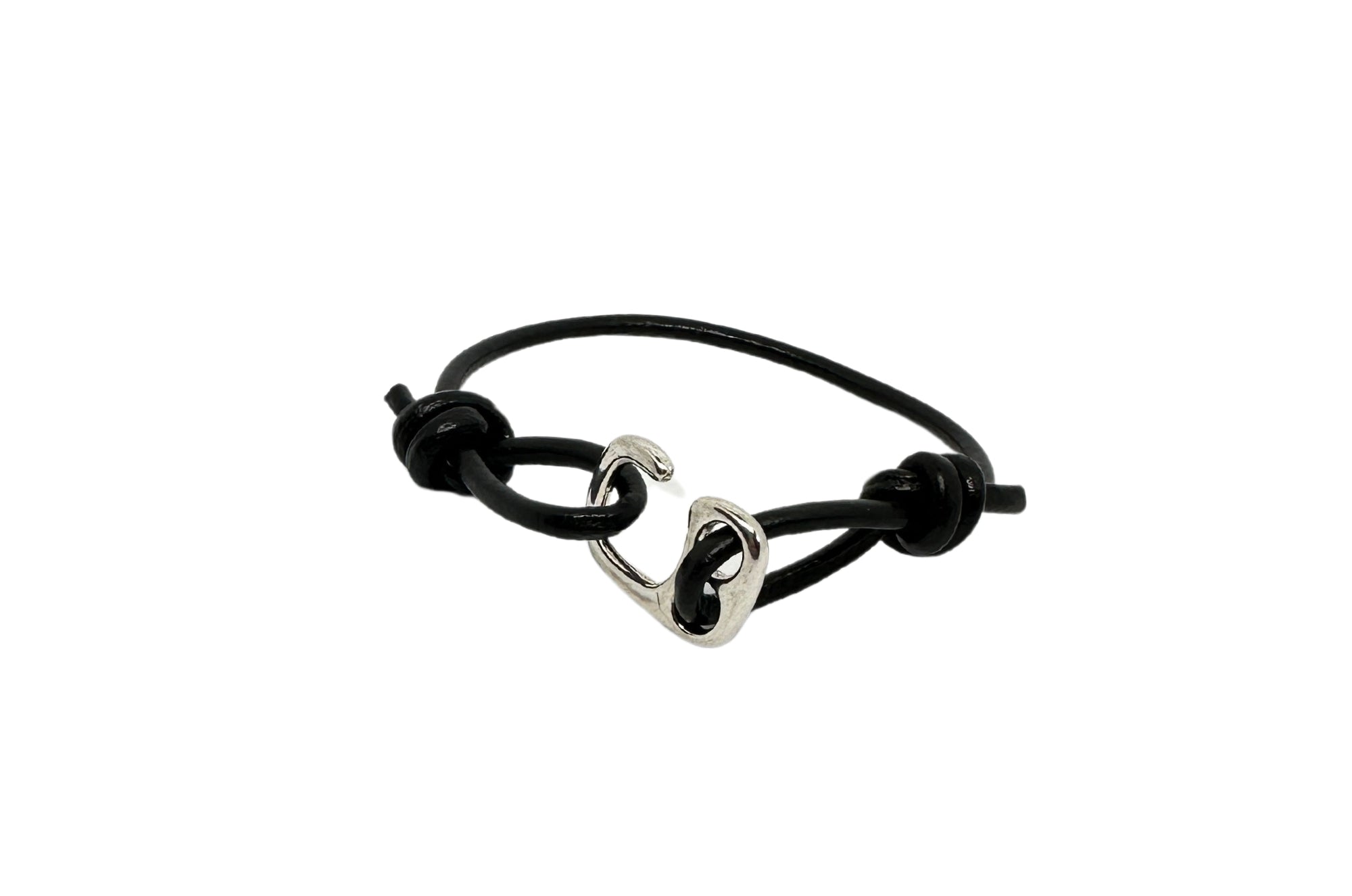 SILVER HOOK HAND-TIED KNOT LEATHER BRACELET