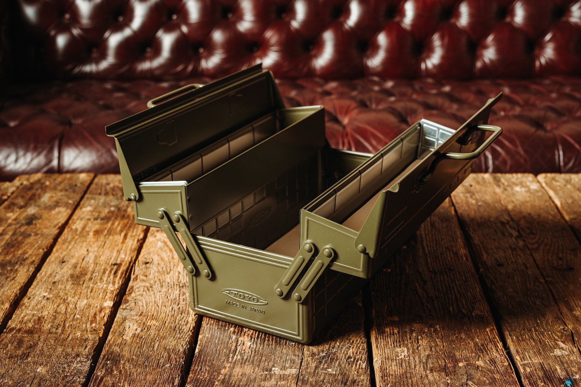 Steel Cantilever Lid Toolbox with Upper Storage Trays and Leather Liners